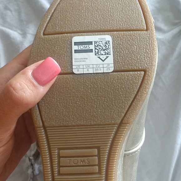 Toms size 8 Silver/Gold Booties - Picture 6 of 6